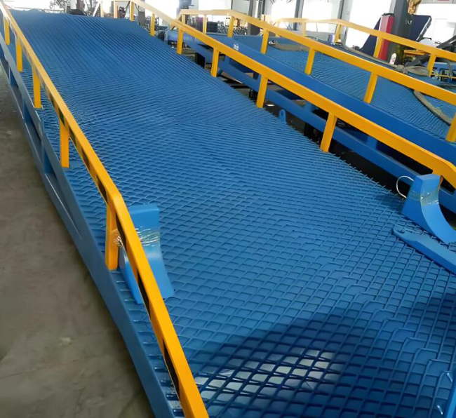 哈巴河移动式液压登车桥